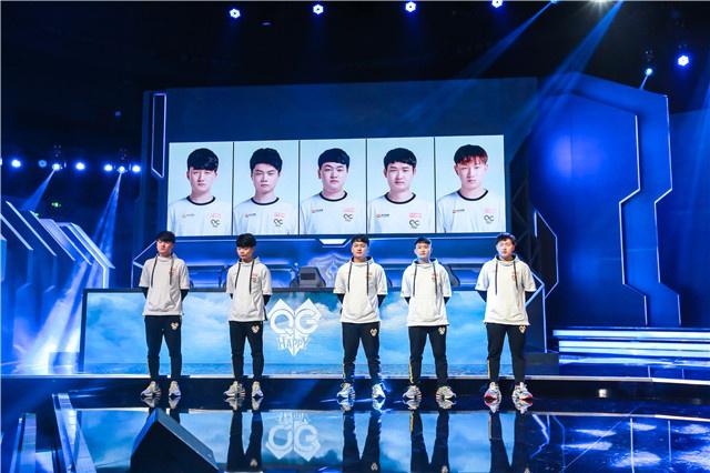 下而面临少 下而面临少