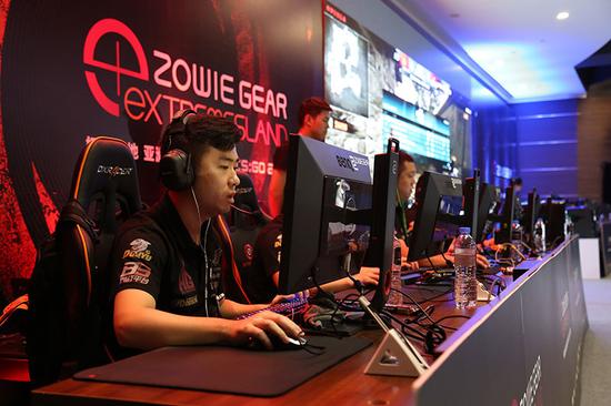 尽的期待与 尽的期待与