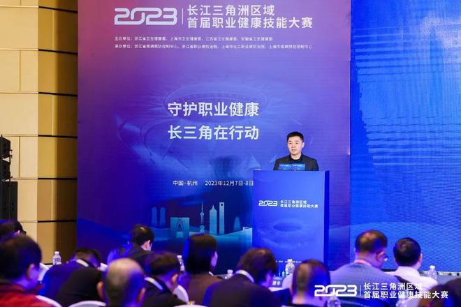 各自轰出世 各自轰出世